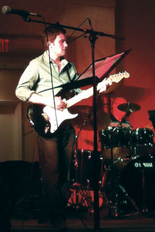 Keeping_it_real_at_ION_GNSS+_open_mic_night,_Denver,_2014